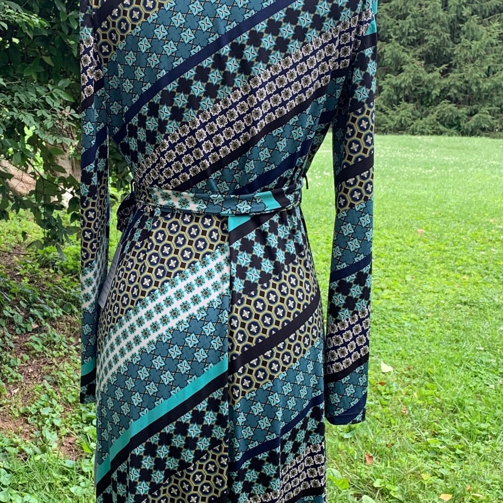 Dress - Picture 4 of 7